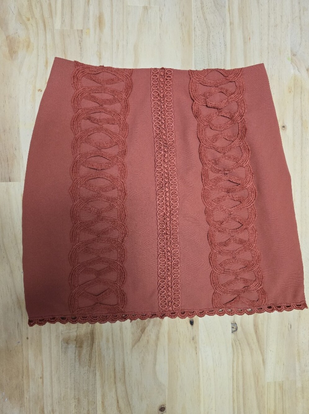 YOINS Coral Crochet-Panel Mini Skirt
